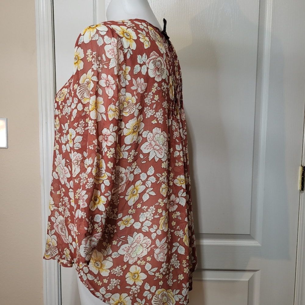 Torrid  FLORAL PRINT CHIFFON PLEATED BLOUSE - Picture 6 of 10